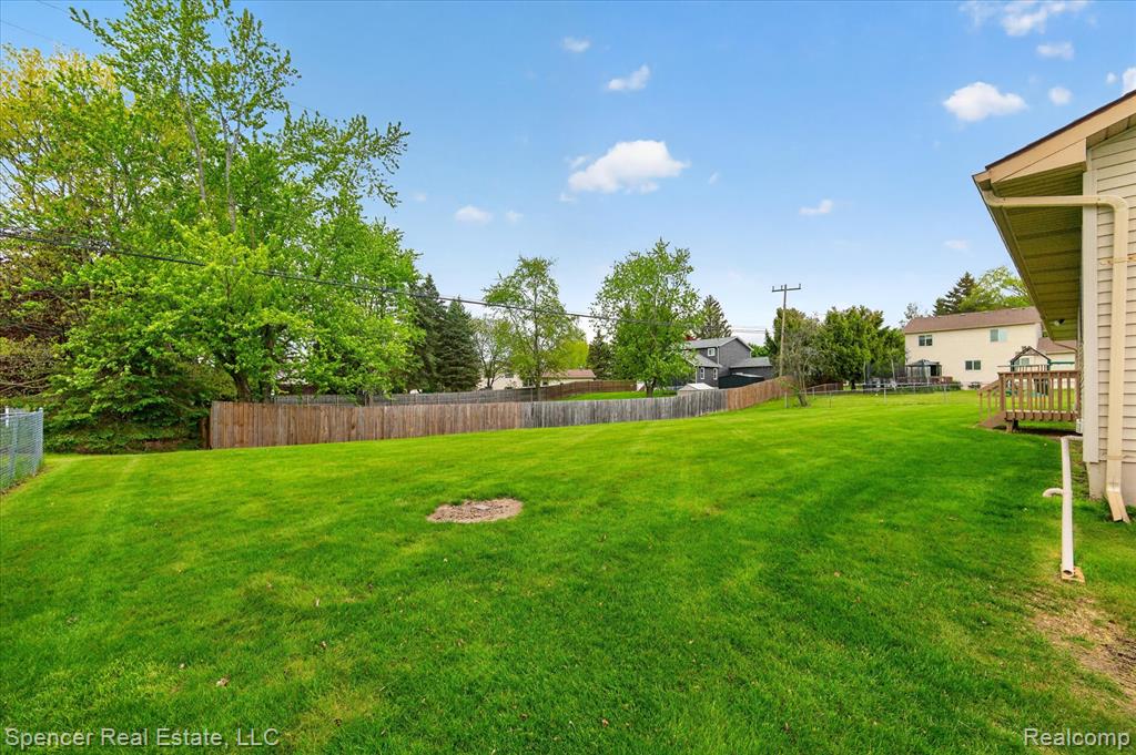 5988 Waldon Road, Clarkston, MI — Photo 39