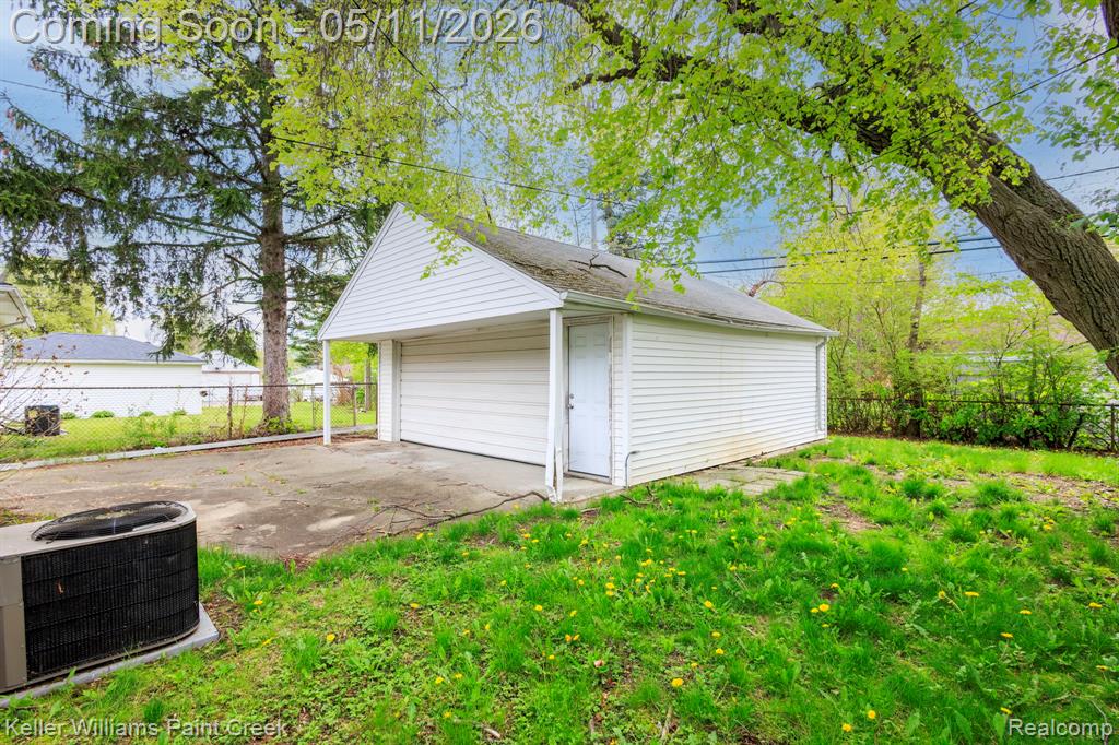 14211 Manhattan Street, Oak Park, MI 48237 — Photo 6