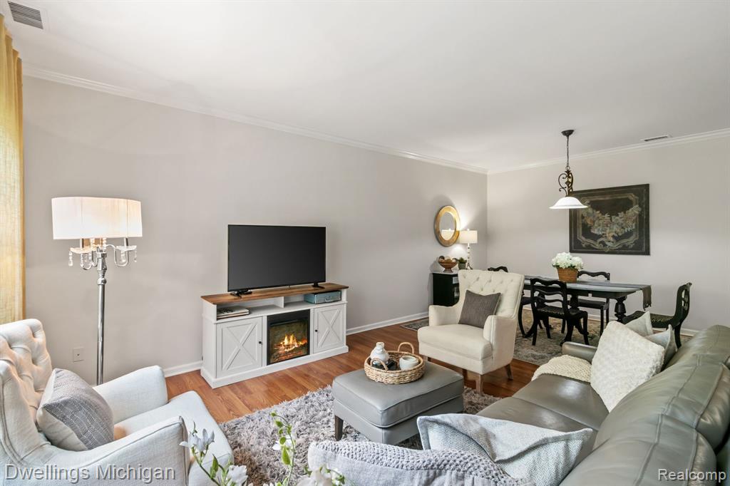 753 ABBINGTON, Howell, MI 48843 — Photo 4