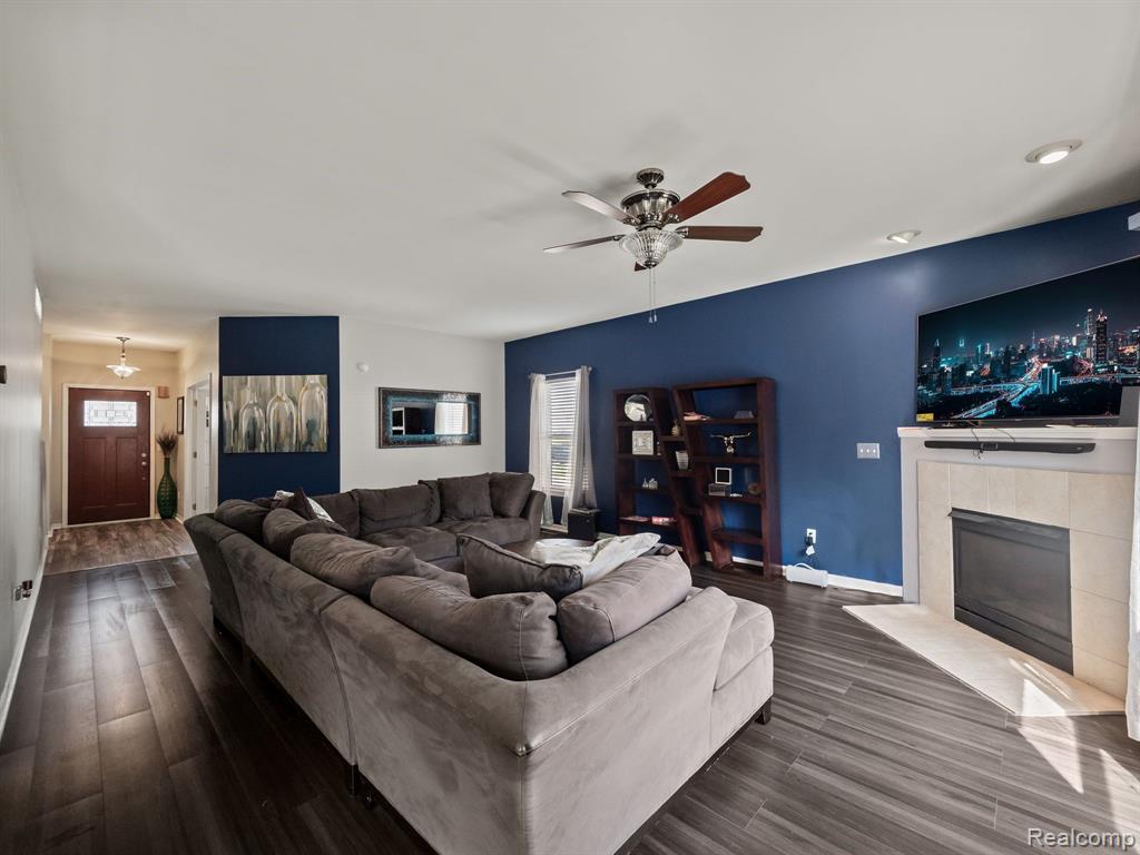 13713 Milton Drive, Belleville, MI 48111 — Photo 23