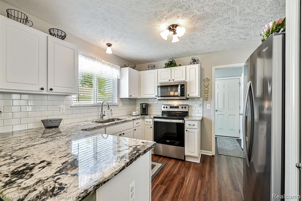 476 HOSTA, Howell, MI 48843 — Photo 15