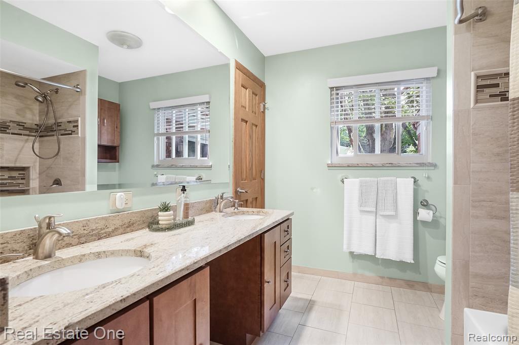 5566 Larkins Drive, Troy, MI 48085 — Photo 23