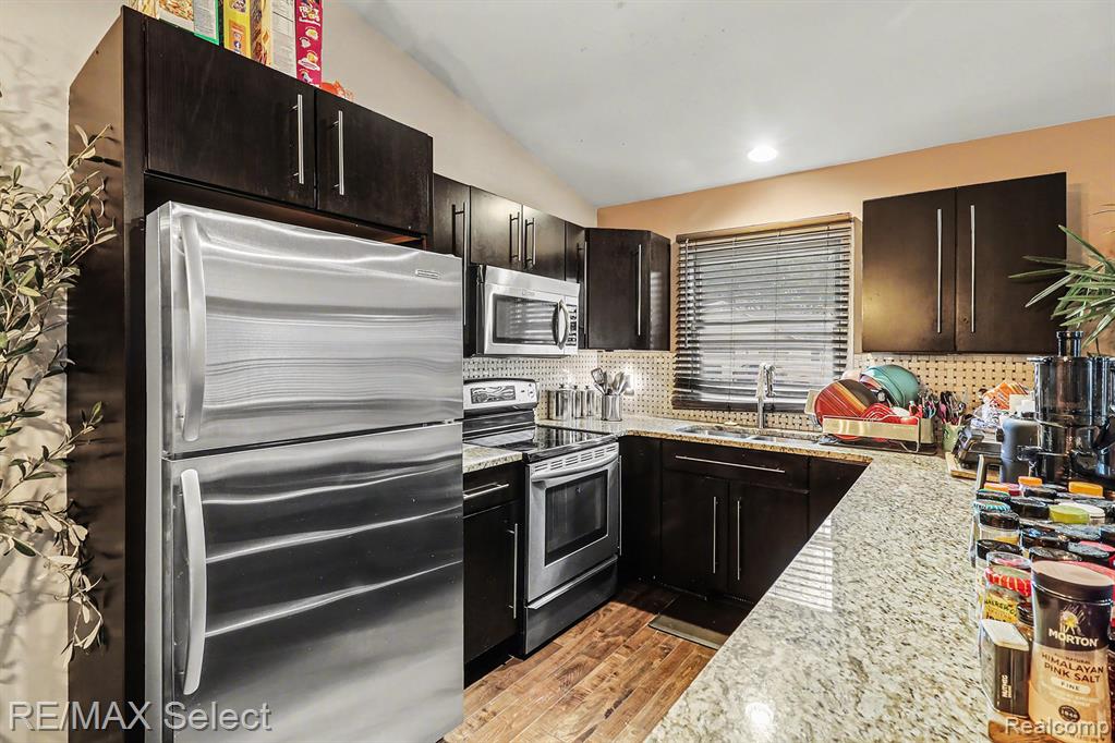 41952 King Edward Court, Clinton Twp, MI 48038 — Photo 8