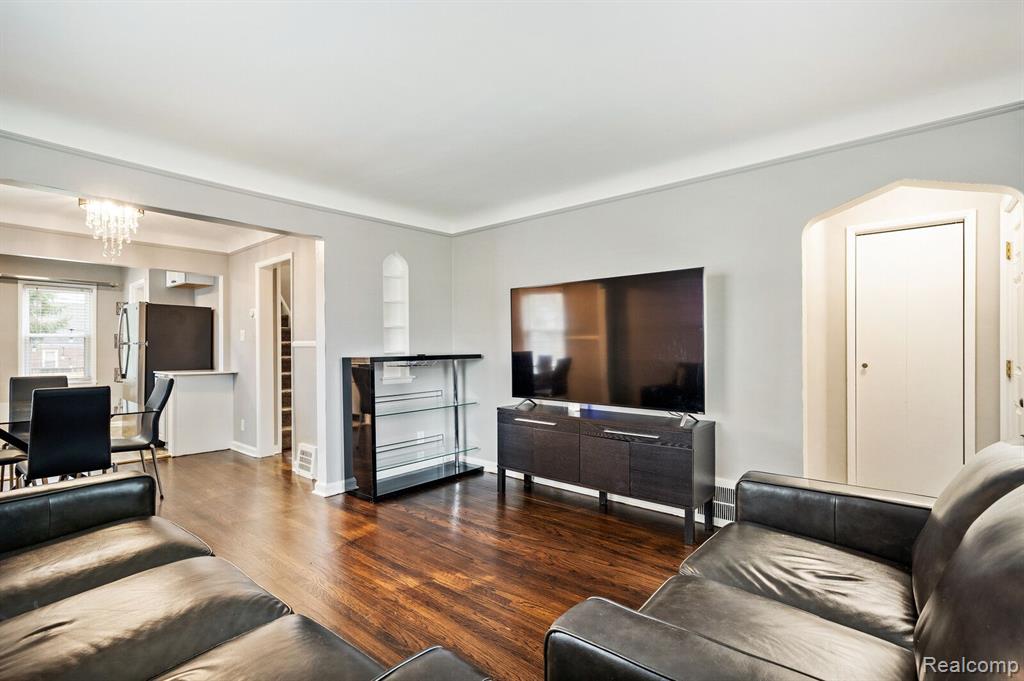 822 N GAINSBOROUGH Avenue, Royal Oak, MI 48067 — Photo 5