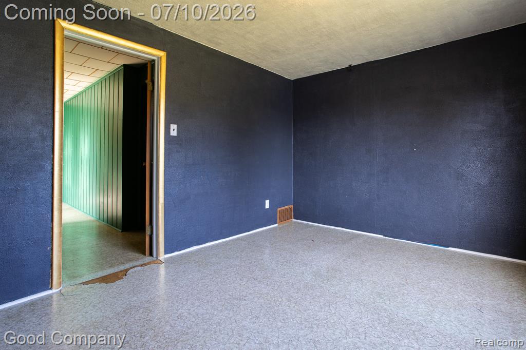 723 Pine Street, Wyandotte, MI 48192 — Photo 25