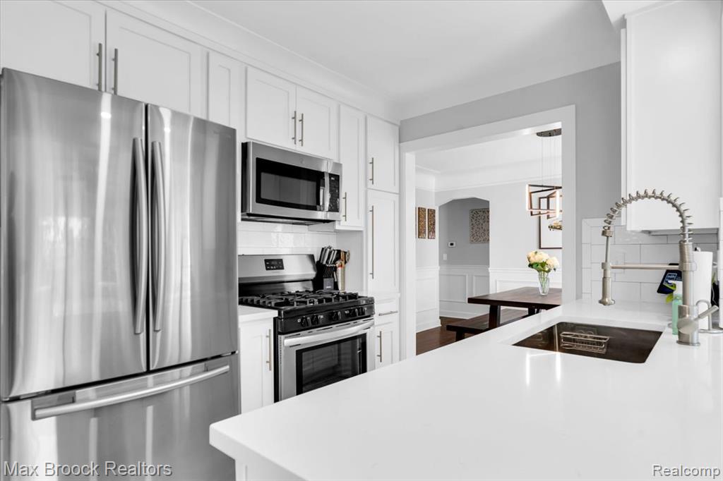 4203 Berkshire Road, Royal Oak, MI 48073 — Photo 12