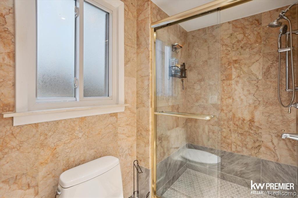 5584 Pembury Lane, West Bloomfield, MI — Photo 13