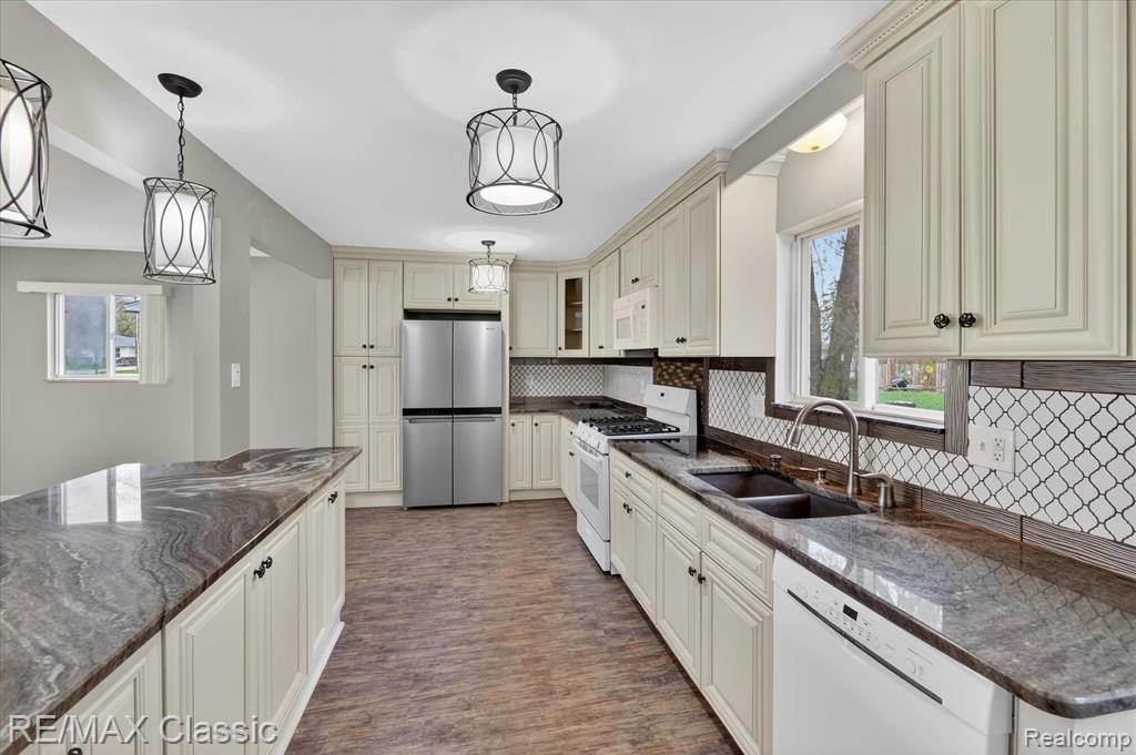 430 Sherwood Court, Holly, MI 48442 — Photo 15