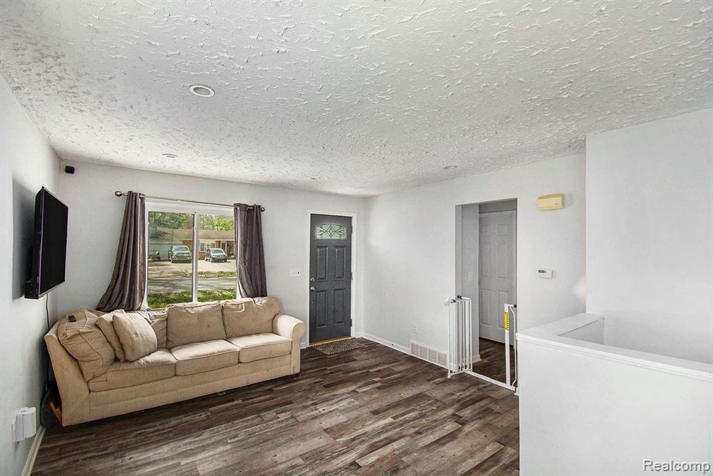 6176 PORTER Avenue, East Lansing, MI 48823 — Photo 2