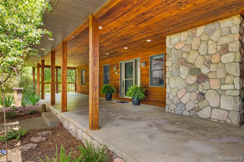 4230 Mill Lake Road, Lake Orion, MI — Photo 8
