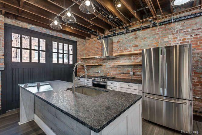 650 W FOREST Avenue, Detroit, MI 48201 — Photo 6