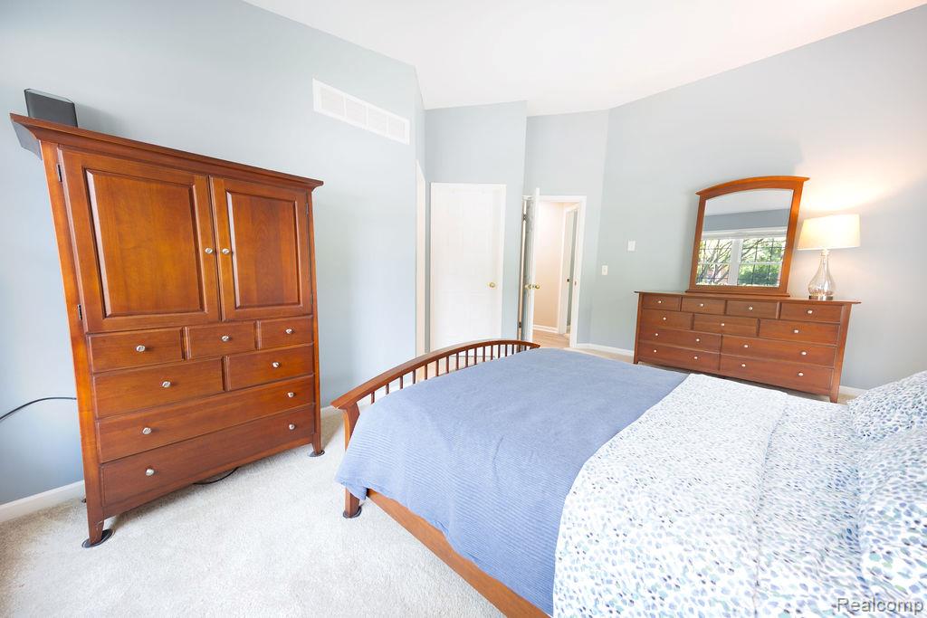 7108 Green Farm Road, West Bloomfield, MI — Photo 16