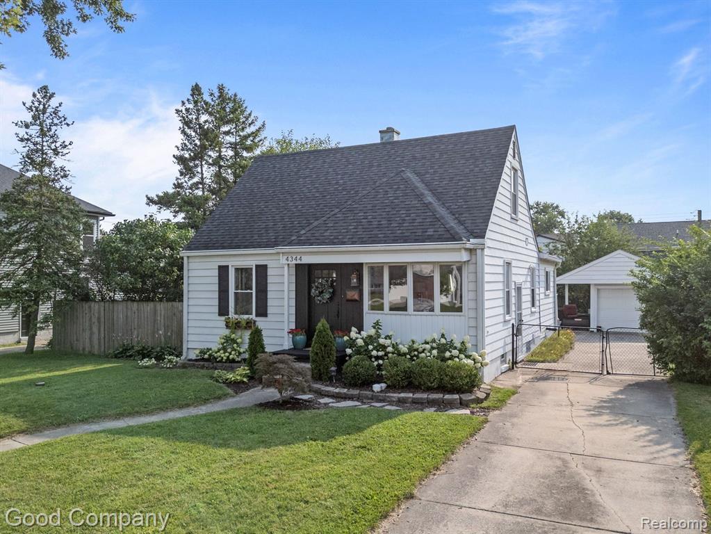 4344 HAMPTON Boulevard, Royal Oak, MI 48073 — Photo 2