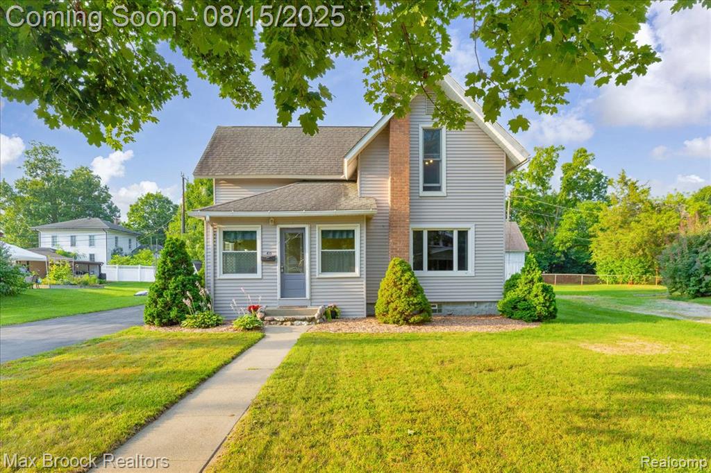 415 W Lake Street, South Lyon, MI 48178 — front exterior