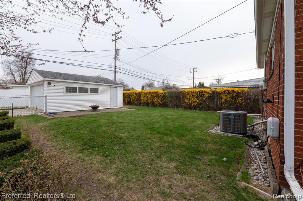 7252 LUANA Avenue, Allen Park, MI 48101 — Photo 6