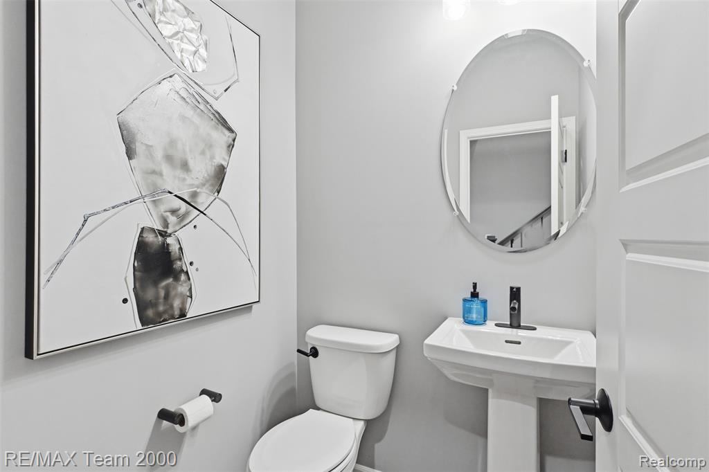 838 Addison Circle, Walled Lake, MI 48390 — Photo 21