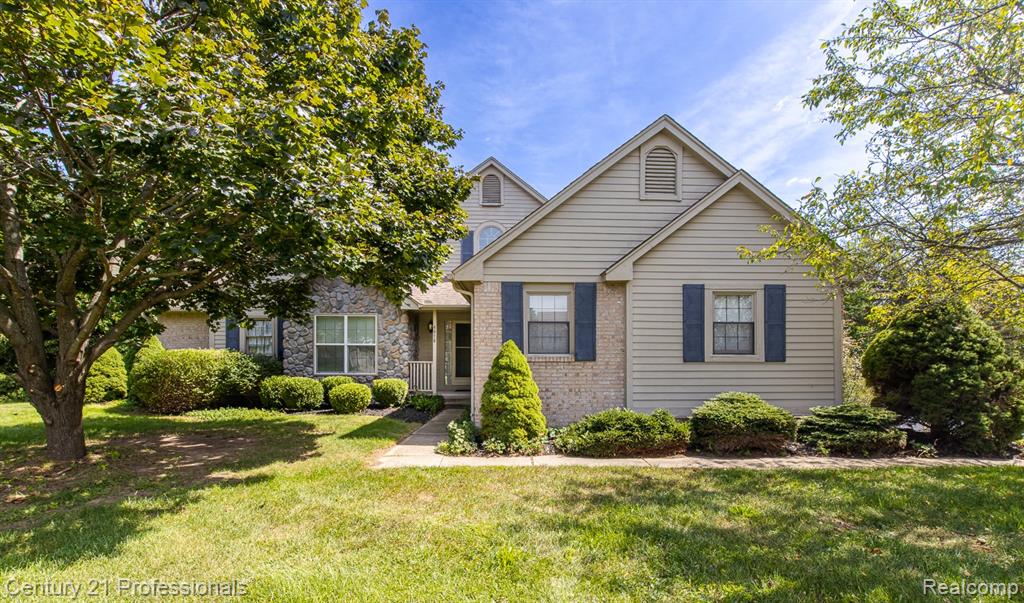 4970 Fox Chase Drive, White Lake, MI 48383 — Photo 2