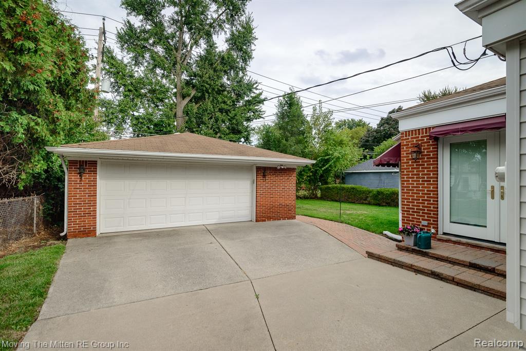 9668 Farmington Road, Livonia, MI 48150 — Photo 31