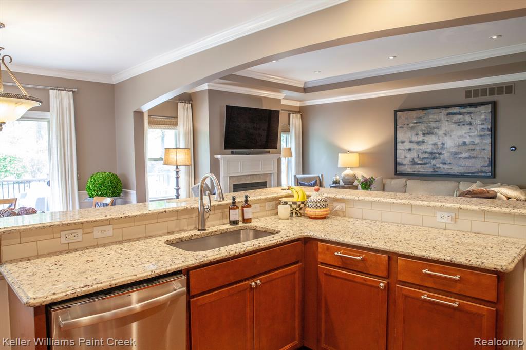 5514 WOODFALL Road, Clarkston, MI 48348 — Photo 7