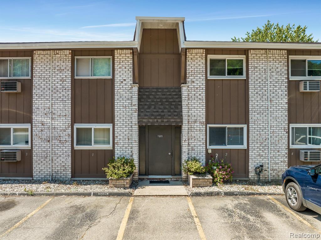7605 WOODVIEW Street, 4, Westland, MI — Photo 3