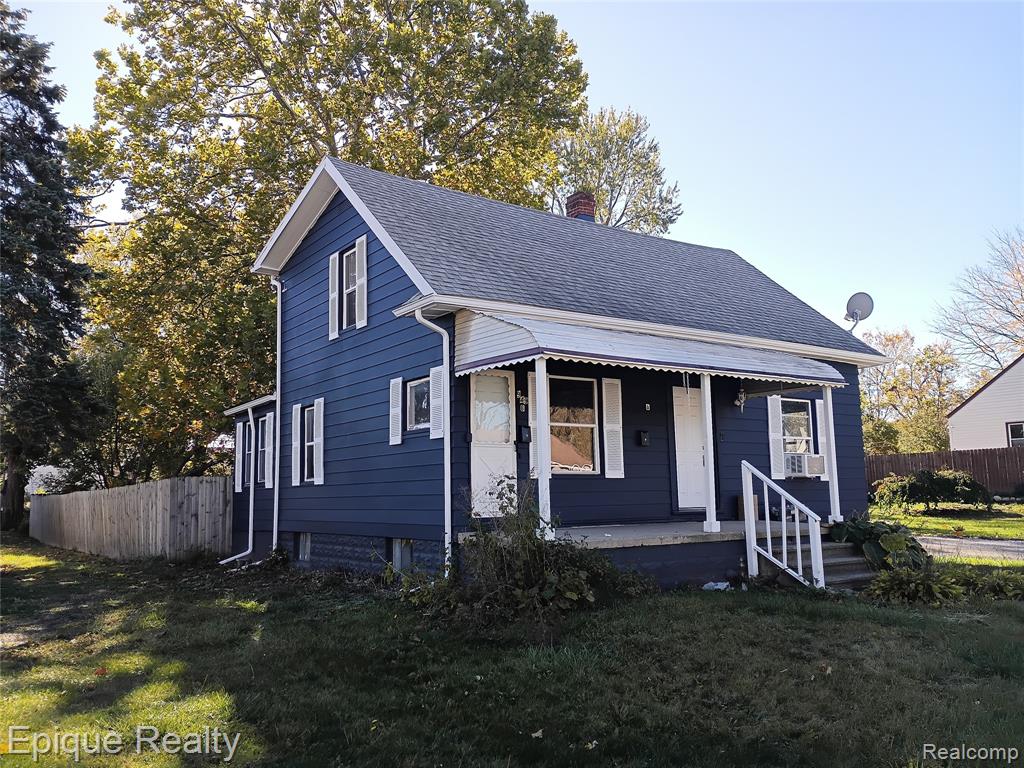 949 Boston Avenue, Waterford, MI 48328 — front exterior