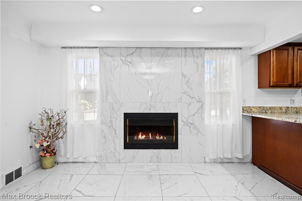 41544 Dequindre Road, Sterling Heights, MI 48314 — Photo 19