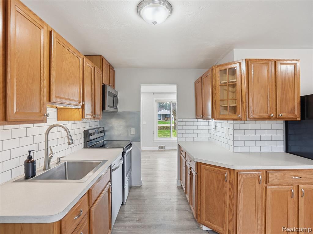 15380 Maxwell Avenue, Plymouth, MI 48170 — Photo 10