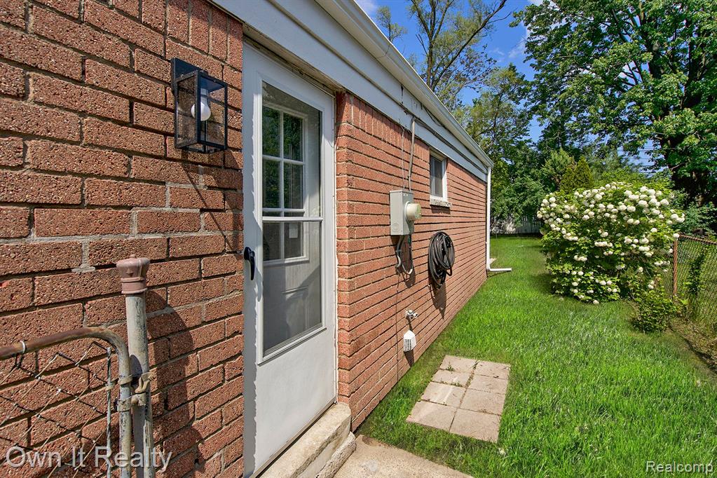 5680 N GLOBE Street, Westland, MI — Photo 30