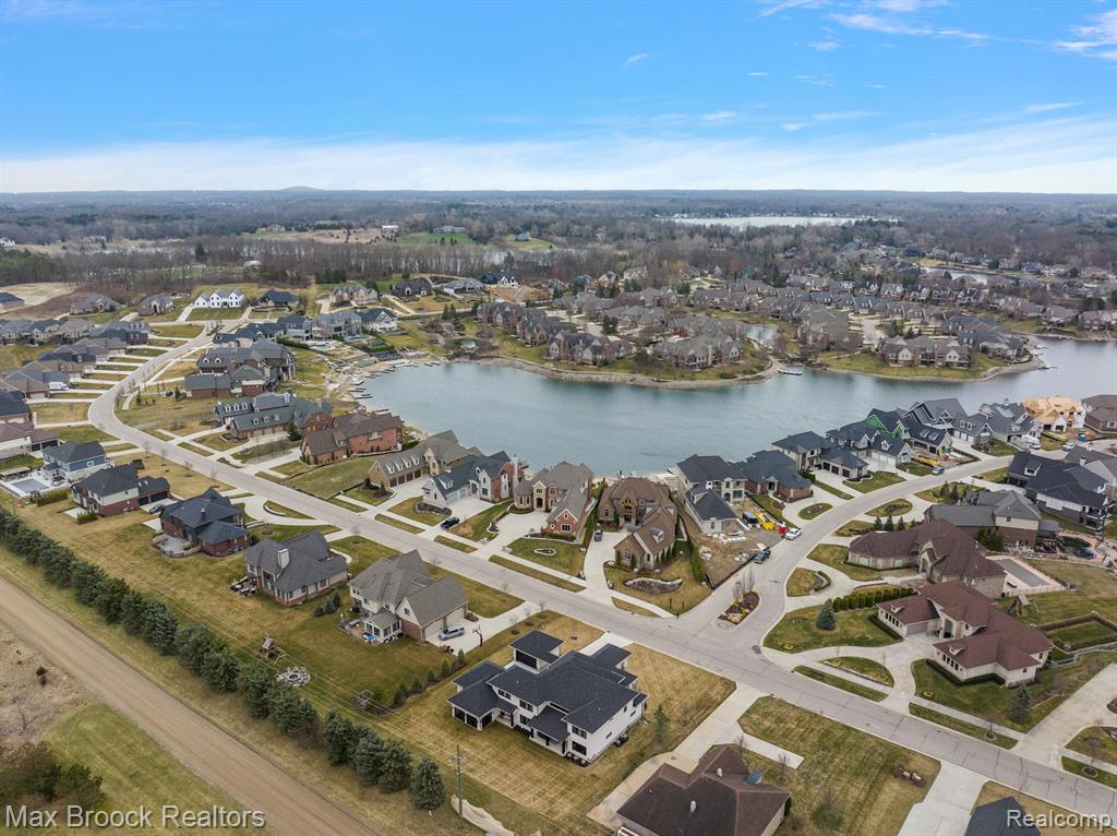 10464 Stoney Point Drive, South Lyon, MI 48178 — Photo 51