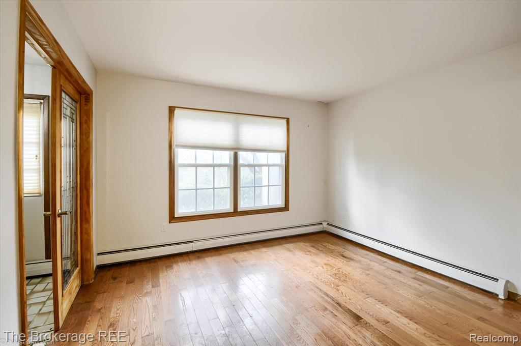 688 UPHILL Road, Milford, MI 48381 — Photo 16