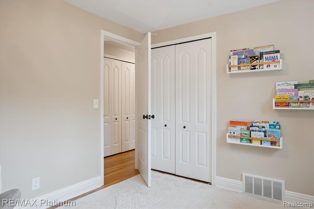572 Old Creek Drive, Saline, MI 48176 — Photo 24