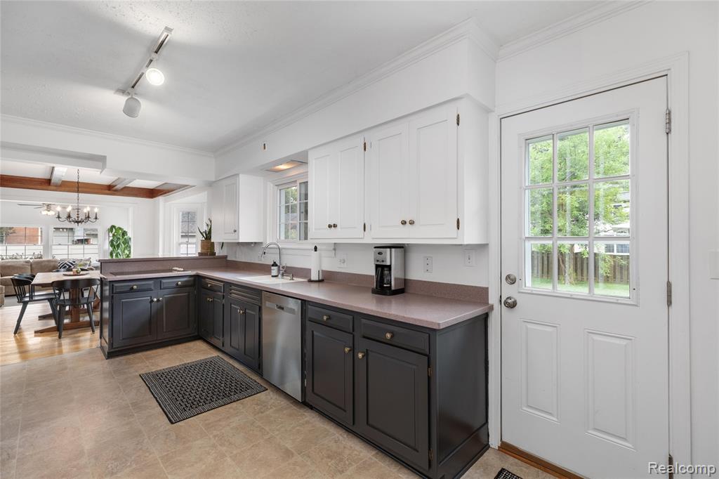 1615 Earlmont Road, Berkley, MI 48072 — Photo 17