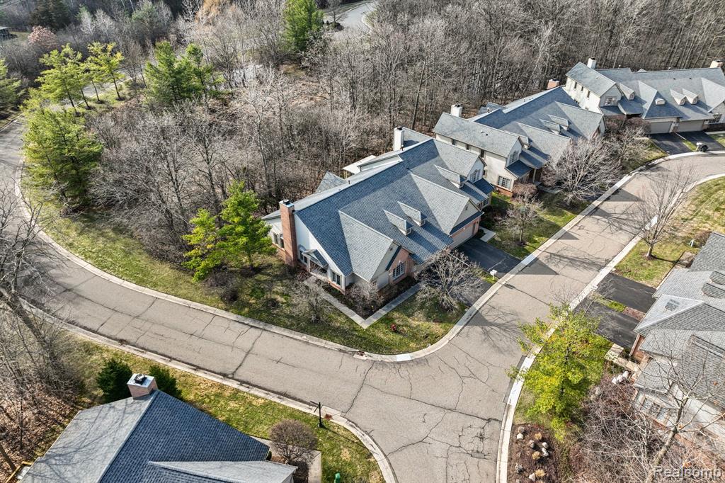 7366 Crackling Creek Circle, 1, West Bloomfield, MI — Photo 37