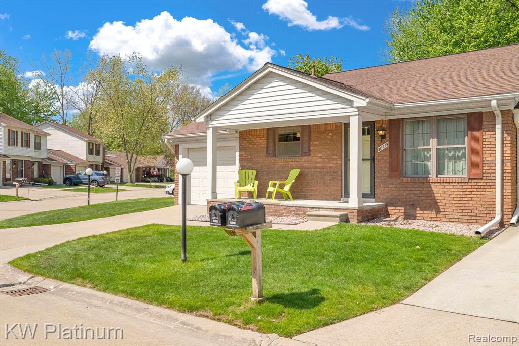 38215 Maple Forest Boulevard E, Harrison Township, MI — Photo 4