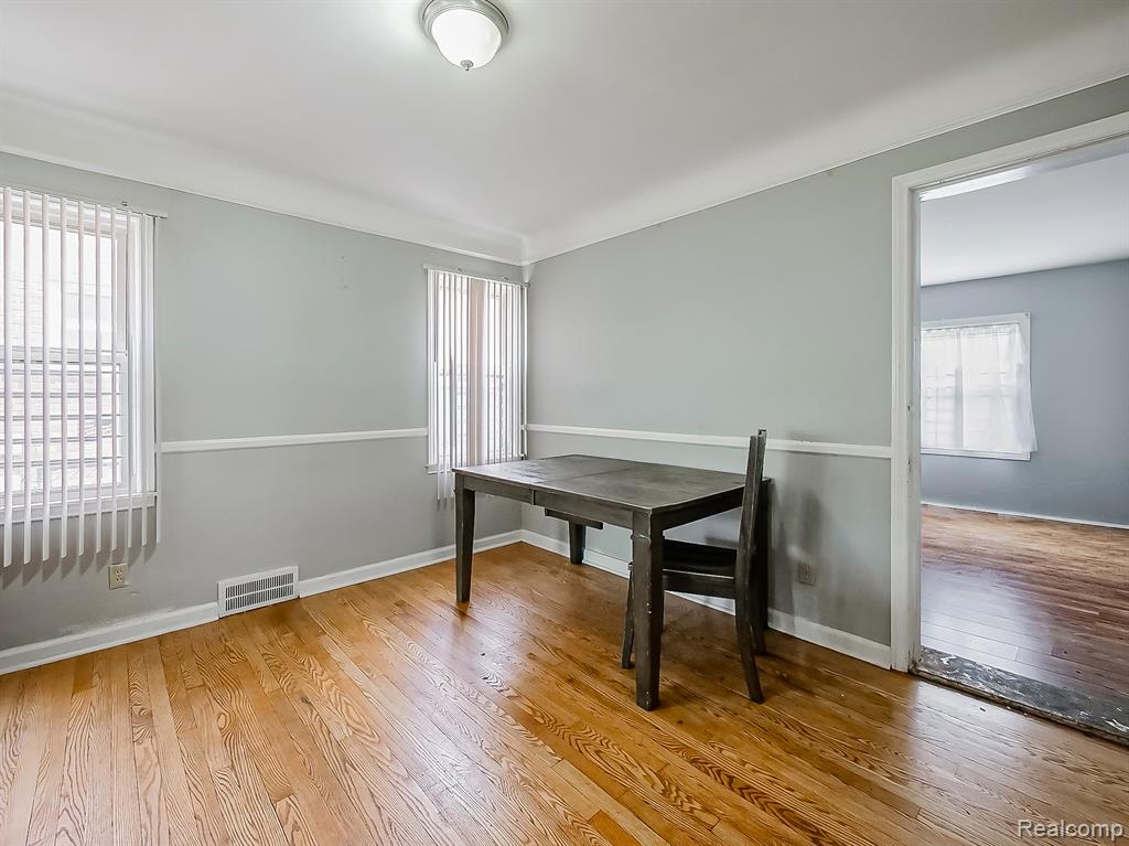 5936 Hillcrest Street, Grosse Pointe, MI 48236 — Photo 8