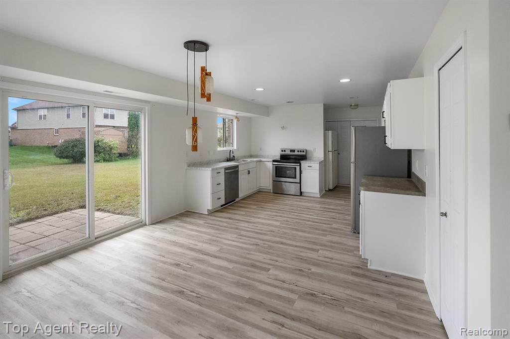 42117 CAMDEN Road, Belleville, MI 48111 — Photo 10