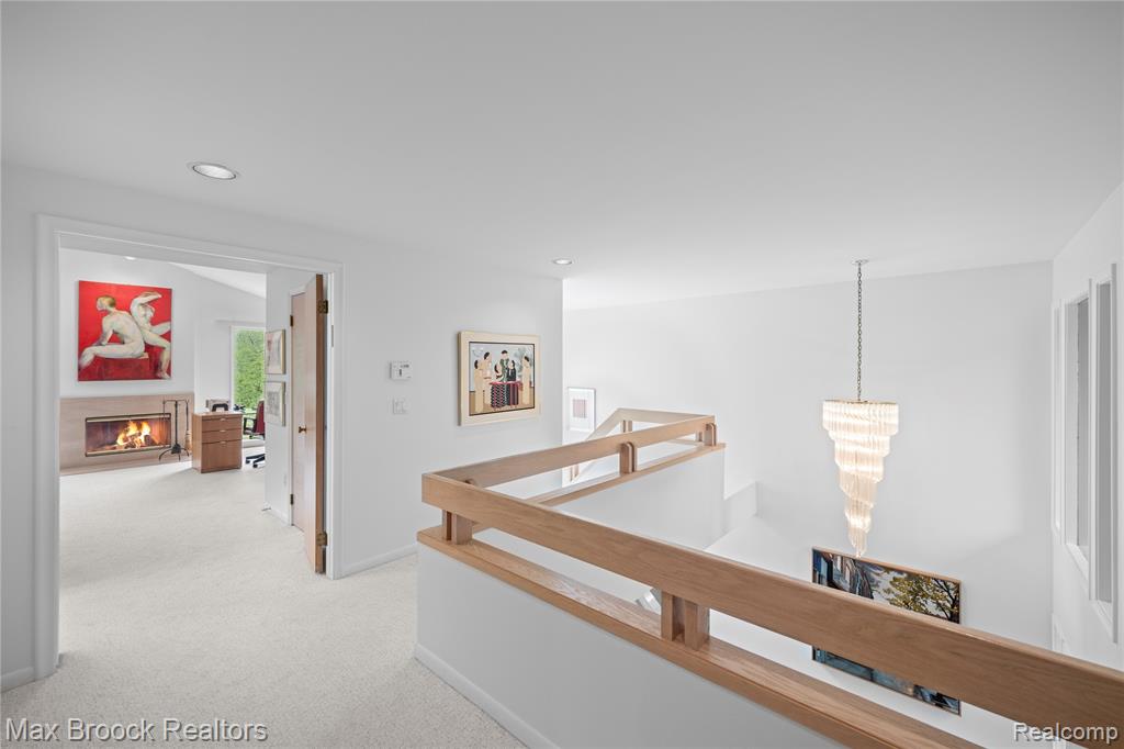 4933 Woodcliff Hill Road N, West Bloomfield, MI 48323 — Photo 5