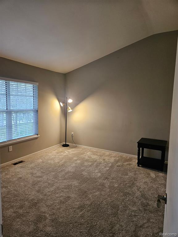 906 WHISPERWOOD Drive, Fenton, MI 48430 — Photo 11