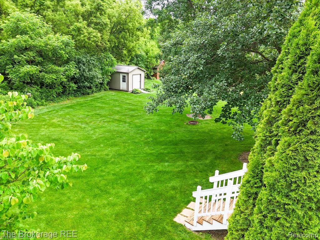 4435 Great Oaks Drive, Grand Blanc, MI 48439 — Photo 8