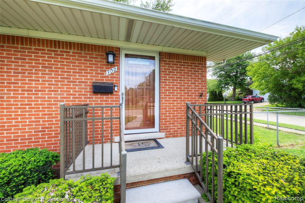 702 Woodlawn Avenue, Royal Oak, MI 48073 — Photo 2