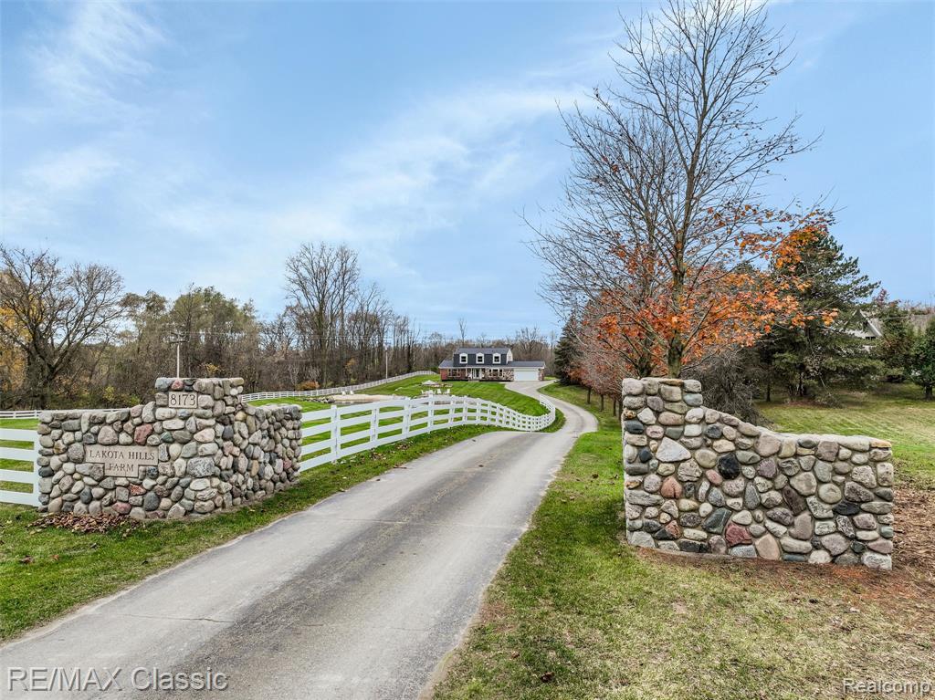 8173 Earhart Road, South Lyon, MI 48178 — Photo 89