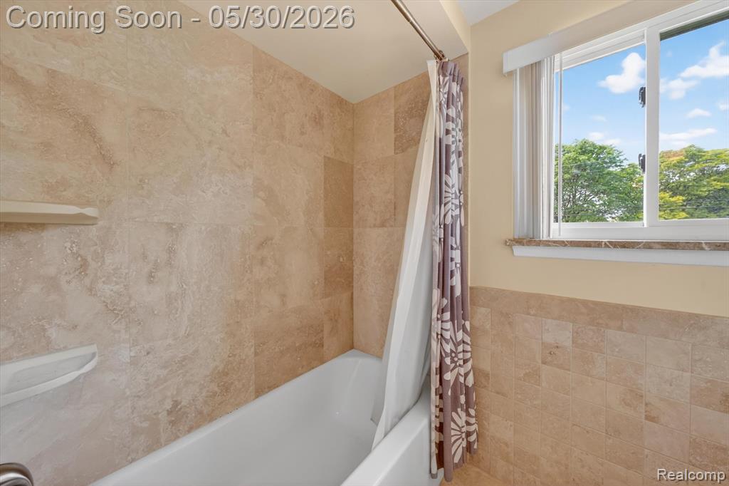 4059 Gatesford Circle Drive, Troy, MI 48085 — Photo 21