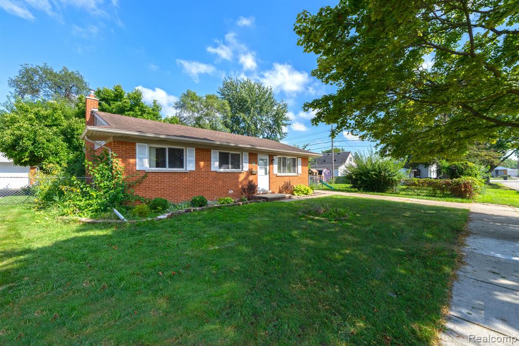 8862 OPORTO Street, Livonia, MI 48150 — Photo 27