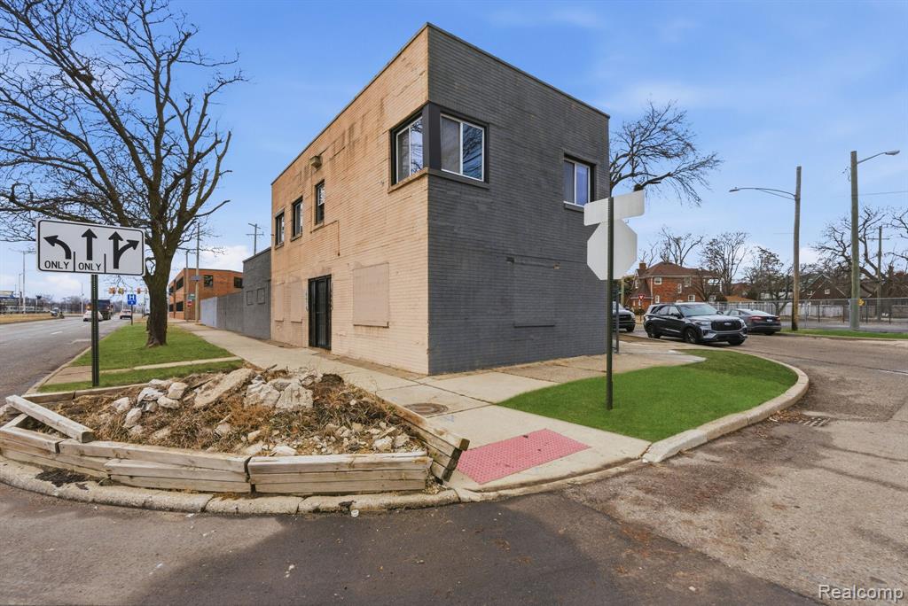 16666 James Couzens, Detroit, MI 48221 — Photo 22