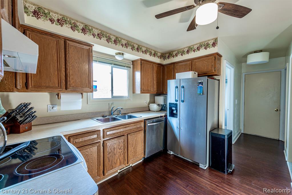 40306 LA GRANGE Drive, Sterling Heights, MI 48313 — Photo 4