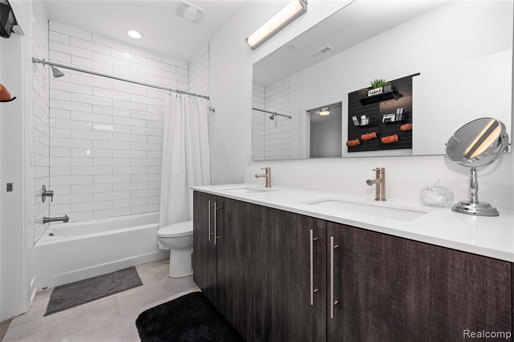 2814 John R Street, Detroit, MI 48201 — Photo 41