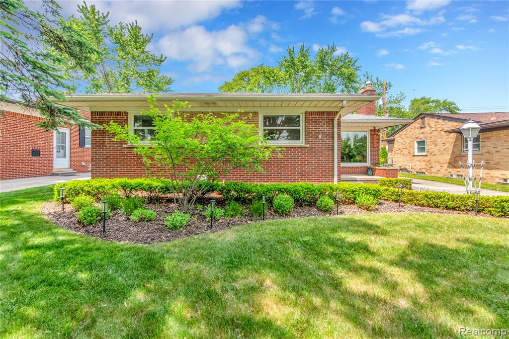 4006 Highfield Road, Royal Oak, MI 48073 — Photo 2
