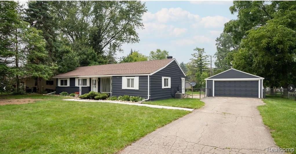 6368 Hermana Road, West Bloomfield, MI 48324 — front exterior