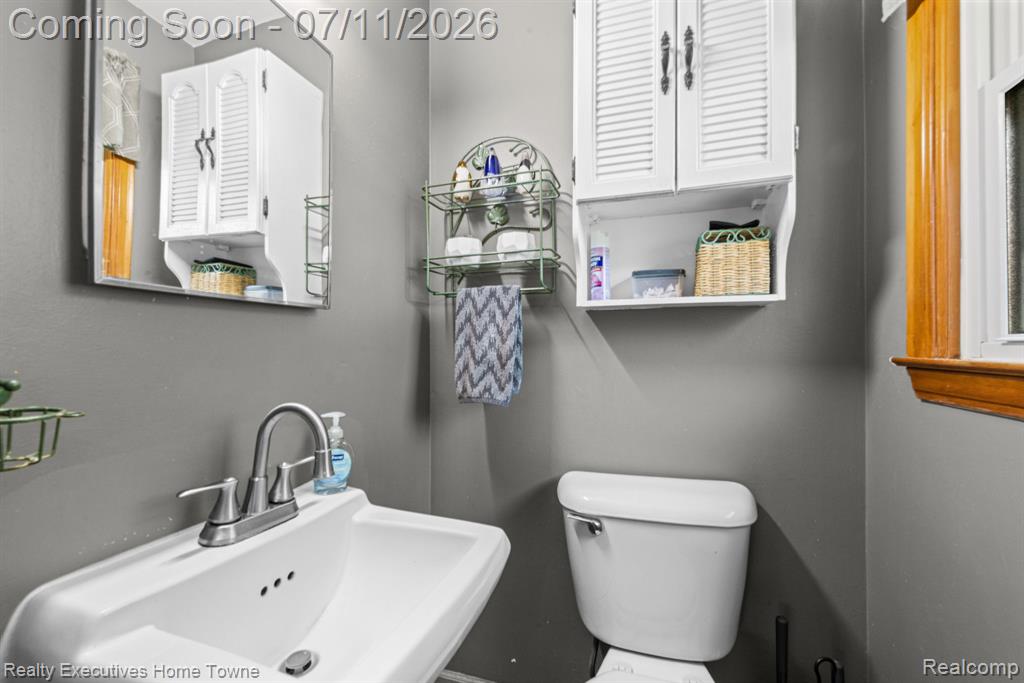 5615 Althea Street, Utica, MI 48316 — Photo 21