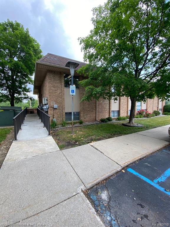 2290 E HILL Road, Grand Blanc, MI 48439 — Photo 2